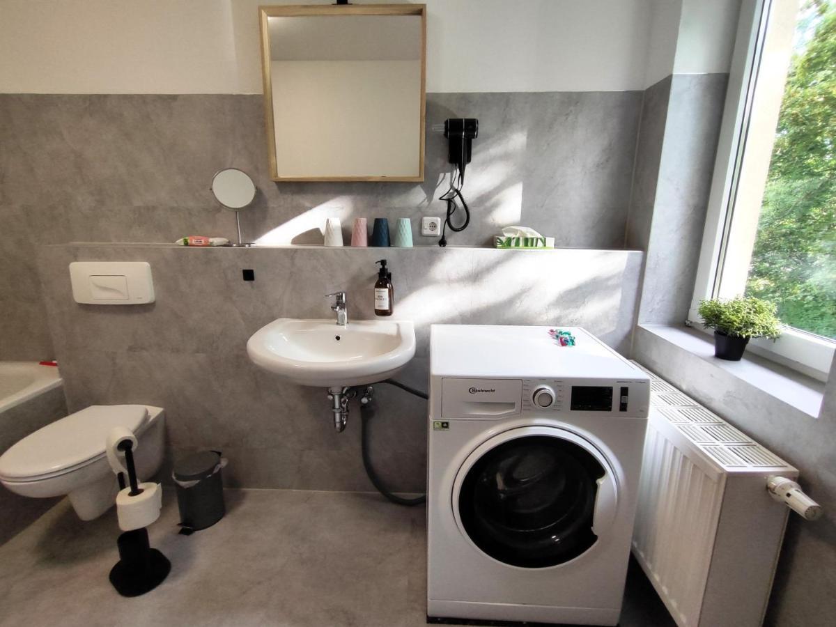 Bohnapartments Bechstein - Sehr Ruhig - 3 Schlafzimmer - Balkon - Gratis Stellplaetze- Wlan - Vollausstattung Neudietendorf Exterior foto